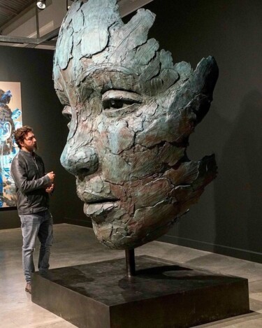 Скульптура под названием "strange woman" - Emilio Mortini, Подлинное произведение искусства, Бронза
