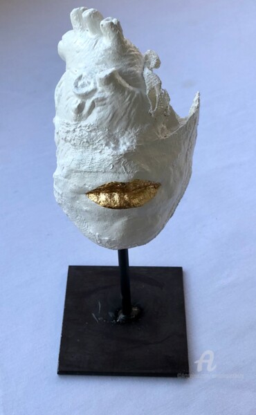 Sculpture titled "Fusion et or" by Emma Lapassouze, Original Artwork, Plaster