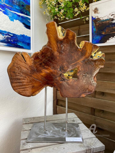 Skulptur mit dem Titel "Continent doré" von Emma Lapassouze, Original-Kunstwerk, Holz