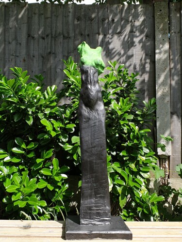 Escultura intitulada "EVE" por Emmanuel Okoro, Obras de arte originais, Resina