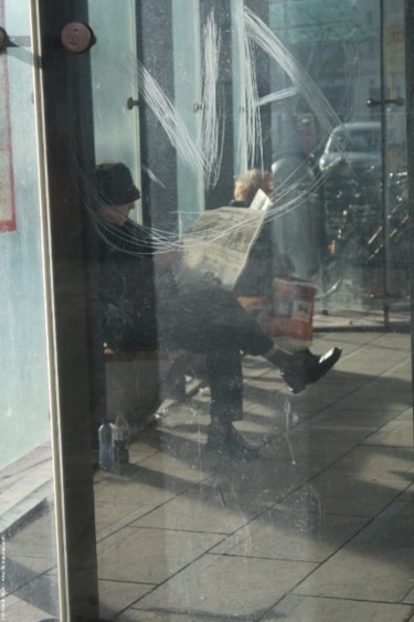 Photographie intitulée "bus stop 2" par Emmanuel Jahan, Œuvre d'art originale