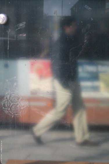 Photographie intitulée "bus stop 5" par Emmanuel Jahan, Œuvre d'art originale
