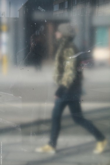 Photographie intitulée "bus stop 10" par Emmanuel Jahan, Œuvre d'art originale