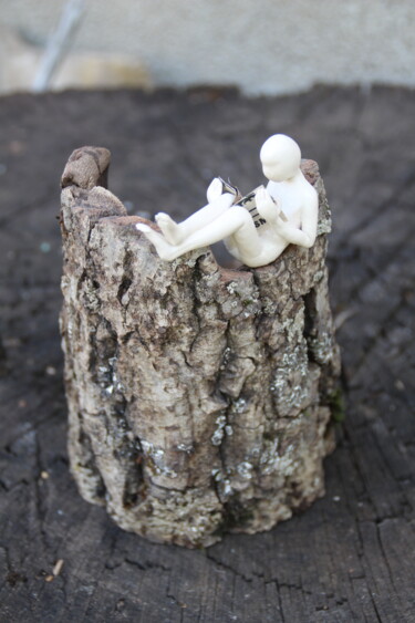 Sculpture titled "petit être des forêt" by Emmanuelle Bernard, Original Artwork, Clay
