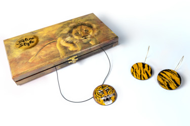 Design titled "MyArtyBox by EMF -…" by Emmanuelle Menny Fleuridas, Original Artwork, Jewelry