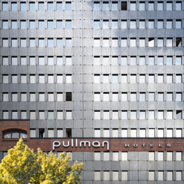 Fotografia intitolato "Pullman ( limité 11…" da Emmanuel Passeleu, Opera d'arte originale, Fotografia digitale