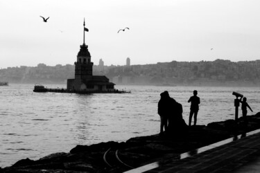 Fotografia intitolato "La Tour de Léandre" da Emrah Oprukcu, Opera d'arte originale, Fotografia digitale