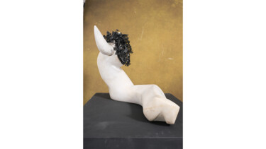 Escultura titulada "Demonized" por Emre Aksu, Obra de arte original, Piedra