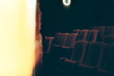 Fotografia intitolato "Cinéma I." da Enora B., Opera d'arte originale, fotografia a pellicola