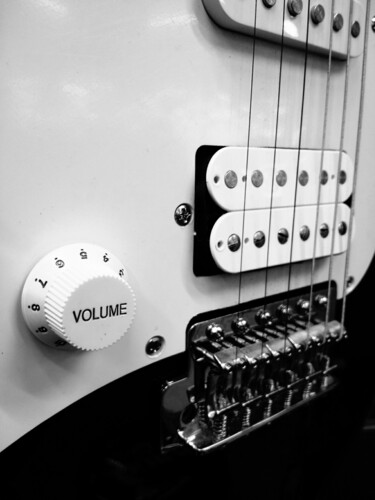 Fotografia intitolato "Electric Guitar" da Eric L Vadé, Opera d'arte originale, Fotografia digitale