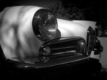 Photographie intitulée "Alfa Romeo II" par Eric L Vadé, Œuvre d'art originale, Photographie numérique