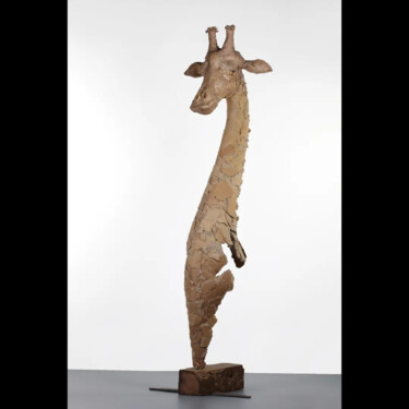 Sculpture titled "Caméléopard" by Eric Montaux, Original Artwork, Cardboard