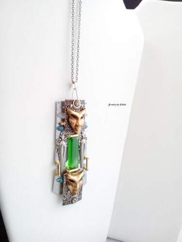 Bijoux créateurs pendentif. The Brotherhood of Mask Design intitulée "Bijoux créateurs pe…" par Eric Thiennot (Et666), Œuvre d'art originale, Bijoux