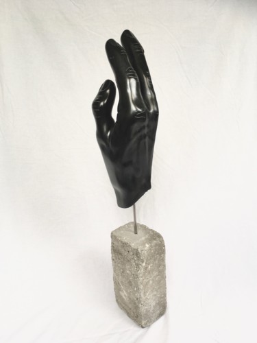 Sculpture intitulée "Vulnerability of Hu…" par Eric Etman, Œuvre d'art originale, Pierre
