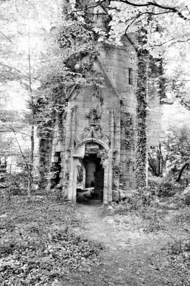 Fotografie mit dem Titel "Ruine de chateau en…" von Ernest Tosetti, Original-Kunstwerk, Digitale Fotografie