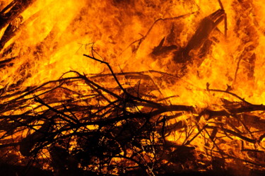 Photographie intitulée "feu de la Saint Jea…" par Ernest Tosetti, Œuvre d'art originale, Photographie numérique
