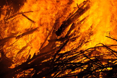 Photographie intitulée "feu de la saint Jea…" par Ernest Tosetti, Œuvre d'art originale, Photographie numérique