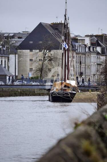 Fotografía titulada "Bateau à quai" por Ernest Tosetti, Obra de arte original, Fotografía digital