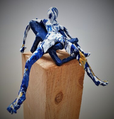 Sculpture titled "Plastered man chill…" by Esmeralda Skverer, Original Artwork, Polymer clay