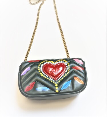 Design intitulada "cross body bag Lips…" por Esmeralda Skverer, Obras de arte originais, Acessórios