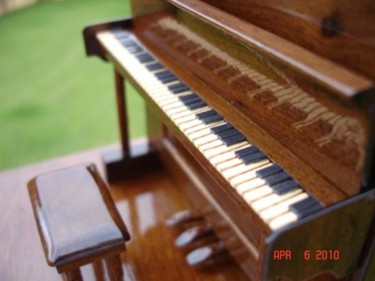 Artesanato intitulada "MINI PIANO   ESCALA…" por A.C Estanagel, Obras de arte originais