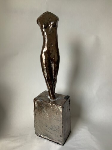Scultura intitolato "Trophy" da Estelle Grandidier, Opera d'arte originale, Ceramica