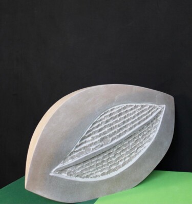 Скульптура под названием "Foglia" - Ettore Altieri, Подлинное произведение искусства, Камень