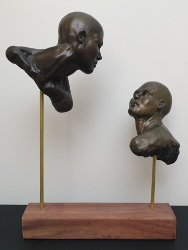 Скульптура под названием "Regards" - Eva Czaplicki, Подлинное произведение искусства, Гипс