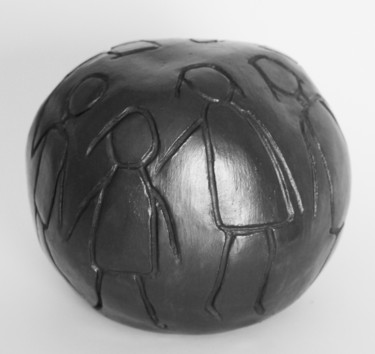 Sculpture titled "Ronde noire" by Eva Rouwens, Original Artwork, Terra cotta
