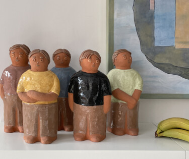 Sculpture titled "Les 5 frères" by Eva Rouwens, Original Artwork, Terra cotta