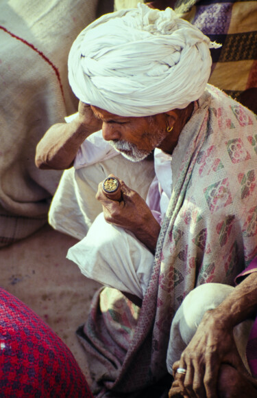 Photographie intitulée "india opium" par Gilbert Le Vast, Œuvre d'art originale, Photographie argentique