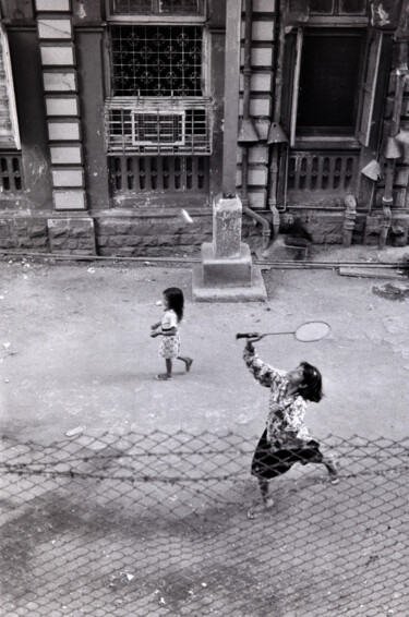 Photographie intitulée "badminton" par Gilbert Le Vast, Œuvre d'art originale, Photographie argentique
