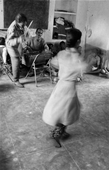 Photography titled "école de danse Raja…" by Gilbert Le Vast, Original Artwork, Analog photography