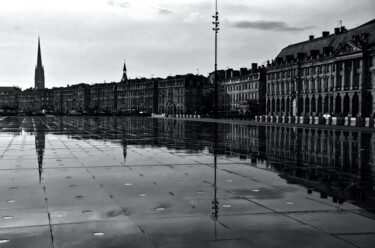 Photographie intitulée "place de la bourse,…" par Gilbert Le Vast, Œuvre d'art originale, Photographie numérique