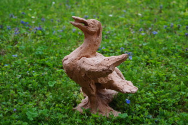 Sculpture titled "the bird" by Evgenia Petrova, Original Artwork, Clay