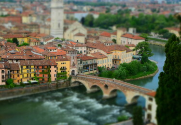 Fotografia intitulada "Ponte Pietra Verona" por Fabrizio Avena, Obras de arte originais, Fotografia digital