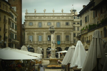 Fotografia intitulada "Piazza delle erbe ,…" por Fabrizio Avena, Obras de arte originais, Fotografia digital