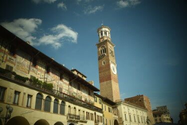 Fotografia intitolato "torre dei lamberti…" da Fabrizio Avena, Opera d'arte originale, Fotografia digitale
