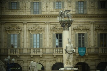 Fotografia intitolato "piazza delle erbe V…" da Fabrizio Avena, Opera d'arte originale, Fotografia digitale