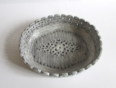 Design mit dem Titel "Basket from Magazin…" von Eva Fazakas, Original-Kunstwerk, Objekte
