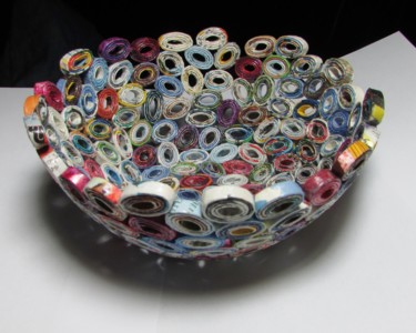 Design mit dem Titel "Recycling Korb aus…" von Eva Fazakas, Original-Kunstwerk, Objekte