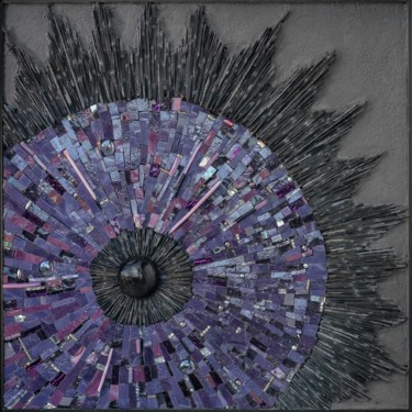 Scultura intitolato "Y violet" da Fabienne Le Pajolec Moree, Opera d'arte originale, Mosaico Montato su Pannello di legno