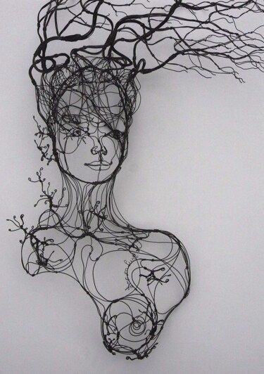 Sculpture titled "Vita femme végétale" by Fabienne Quenard, Original Artwork, Wire