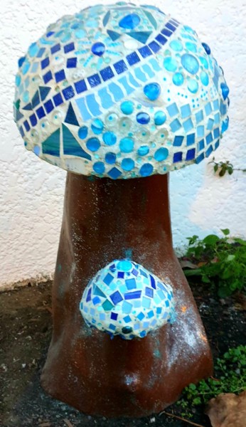 Sculpture intitulée "Champignon Bleu" par Fabienne Bar, Œuvre d'art originale, Mosaïque