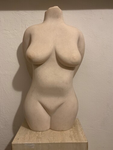 Skulptur mit dem Titel "Femminilità" von Fabio Di Giacomo, Original-Kunstwerk, Stein