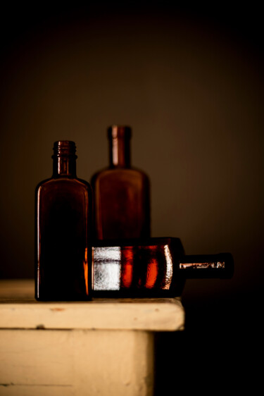 Fotografia intitolato "5519 Brown bottles" da Fabio Montalto, Opera d'arte originale, Fotografia digitale