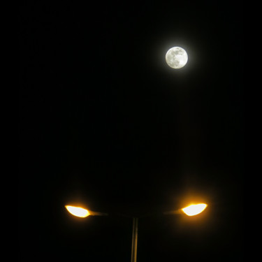 Photographie intitulée "Les yeux de la nuit" par Fabrice Cadet, Œuvre d'art originale