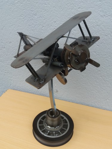 Escultura titulada "L'Avion" por Fabis, Obra de arte original, Metales
