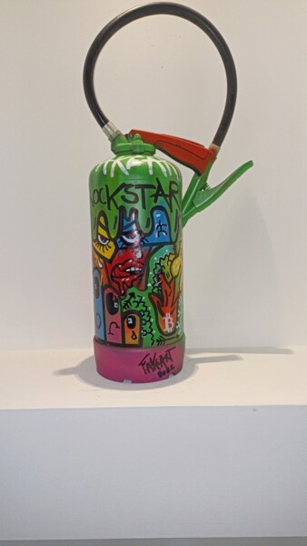 Sculpture intitulée "STREET FIRE ©" par Fakeart, Œuvre d'art originale, Bombe aérosol