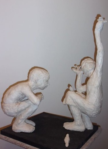 Sculpture intitulée "Enfants aux oiseaux" par Fanny Leurent, Œuvre d'art originale, Terre cuite